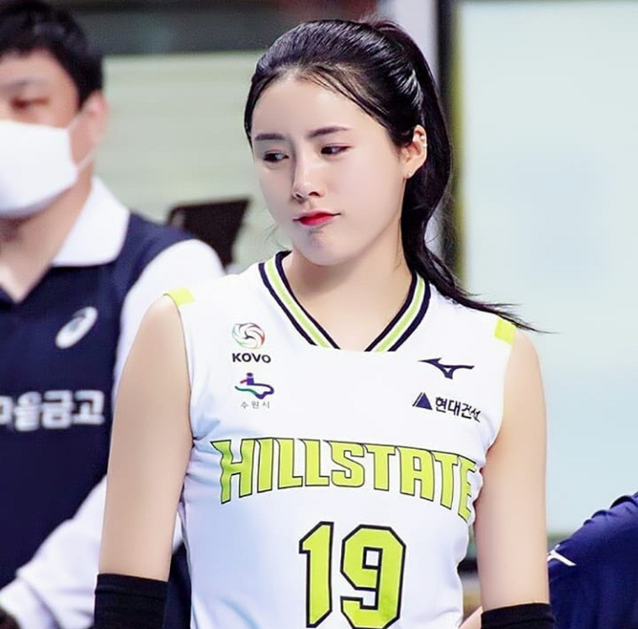 Lee Da Yeong - Ngôi sao nổi loạn bỗng biến thành MC nổi tiếng Lee Da Yeong - Ngôi sao nổi loạn bỗng biến thành MC nổi tiếng