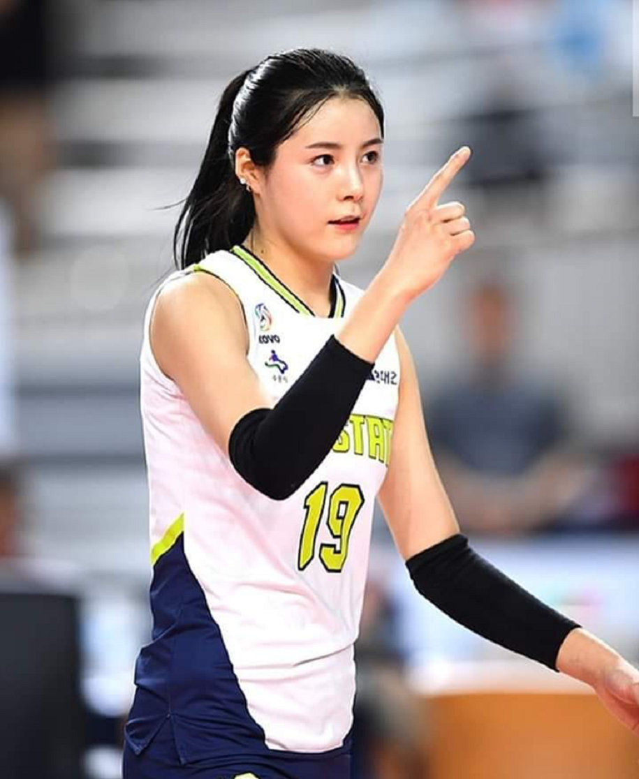 Lee Da Yeong - Ngôi sao nổi loạn bỗng biến thành MC nổi tiếng Lee Da Yeong - Ngôi sao nổi loạn bỗng biến thành MC nổi tiếng