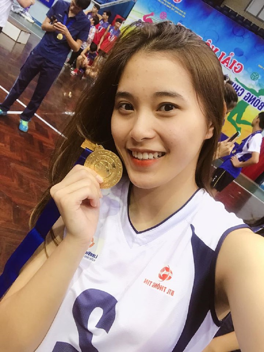 Đặng Thu Huyền: Người mẫu ảnh trong vai cầu thủ bóng chuyền