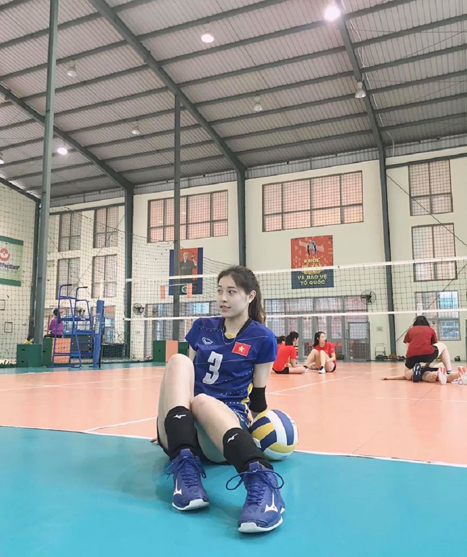 Đặng Thu Huyền: Người mẫu ảnh trong vai cầu thủ bóng chuyền