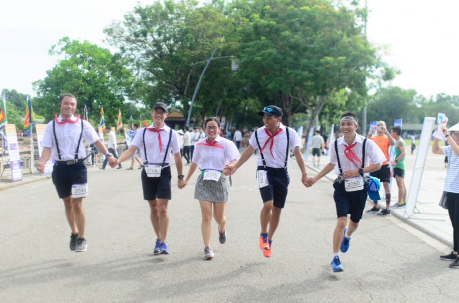 Thành viên Hai Phong Runners ra đảo Cát Bà chạy tránh dịch cúm virus corona lan rộng