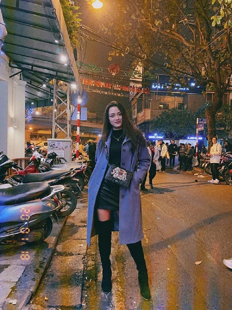 Nguyễn Thu Hoài: Chuyền hai hay Hoa hậu? Nguyễn Thu Hoài: Chuyền hai hay Hoa hậu?