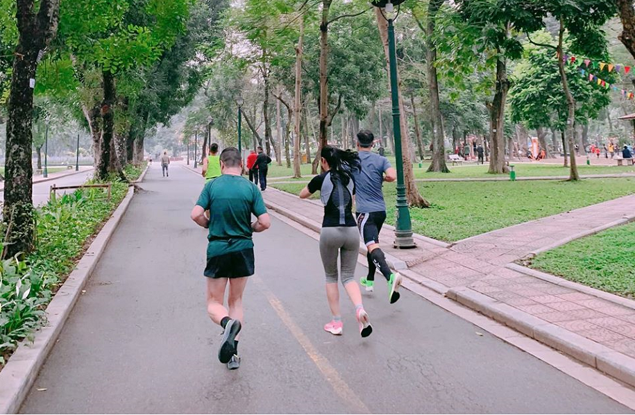 Cuồng chân vì giải chạy bị hoãn, dân chạy bộ đua nhau chạy dài cuối tuần Cuồng chân vì giải chạy bị hoãn, dân chạy bộ đua nhau chạy dài cuối tuần