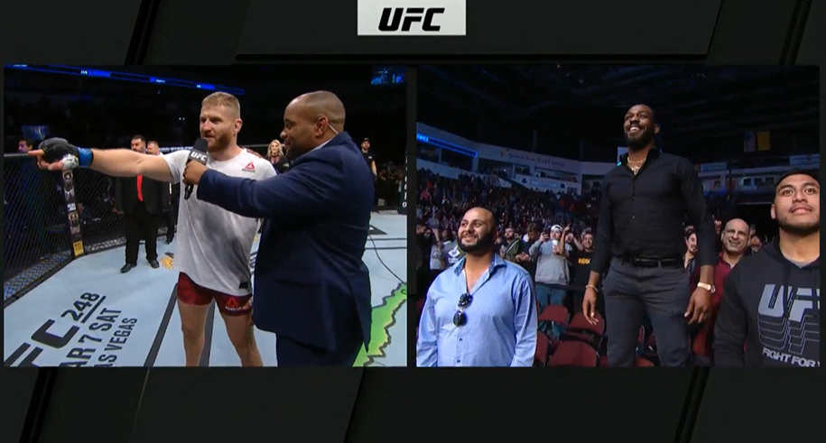Kết quả UFC: Hoàng tử Ba Lan Jan Blachowicz thắng KO bất ngờ
