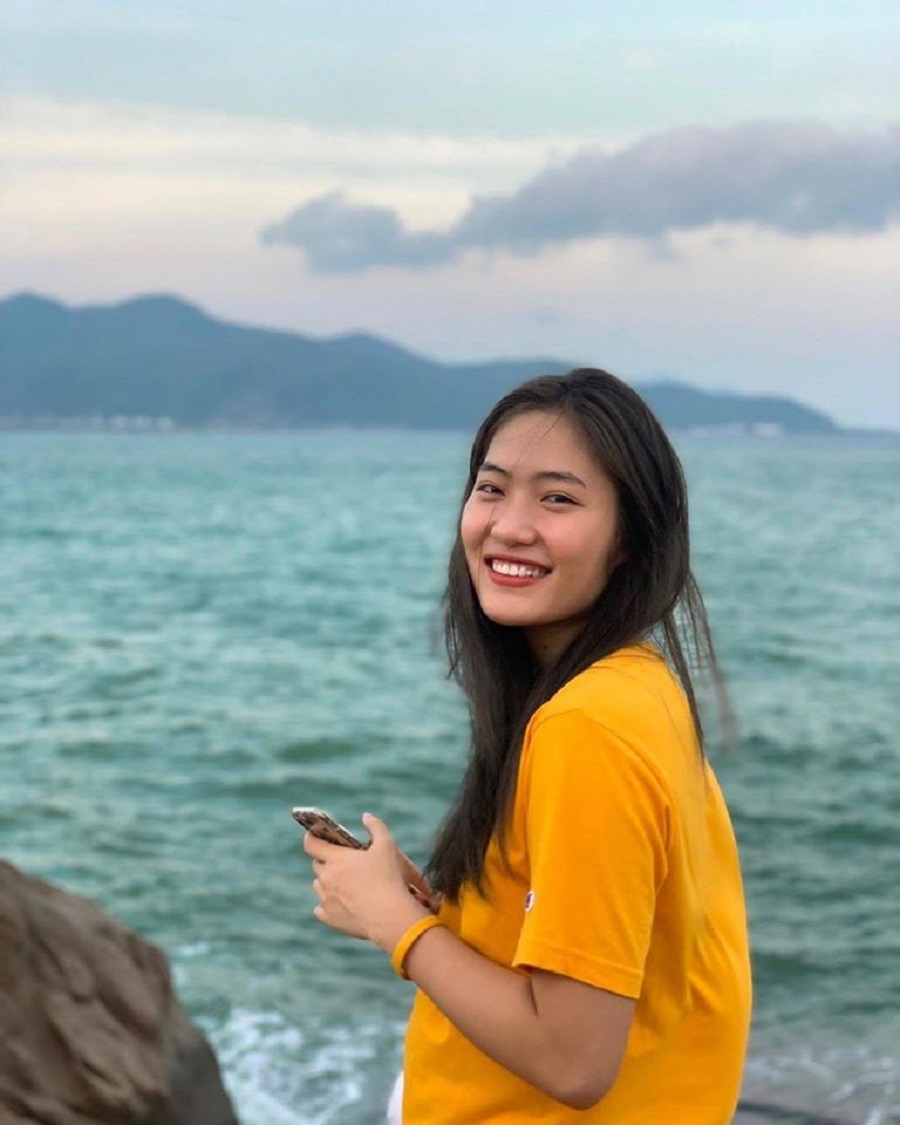 Đóa hồng xinh đẹp Trần Việt Hương tỏa sáng trong màu áo Thông tin Liên Việt Postbank Đóa hồng xinh đẹp Trần Việt Hương tỏa sáng trong màu áo Thông tin Liên Việt Postbank