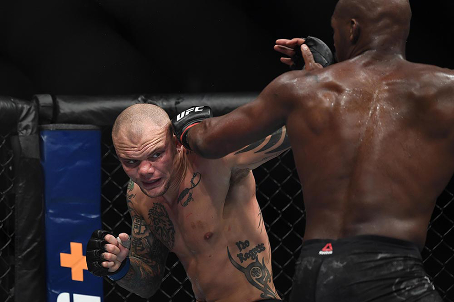 Anthony Smith không tin Jon Jones mãi bất bại ở Light Heavyweight
