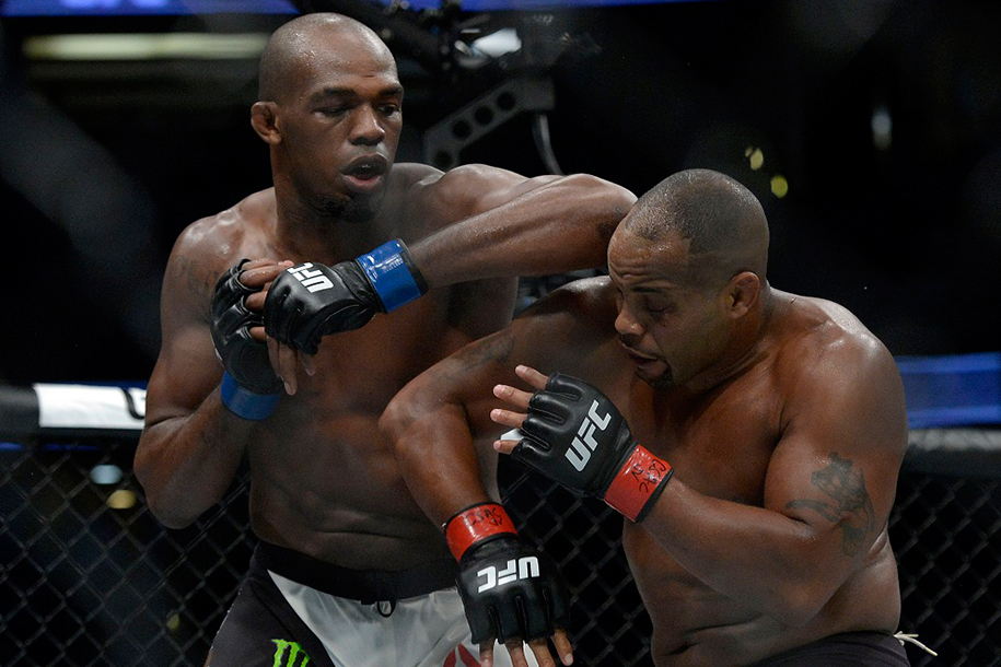 Anthony Smith không tin Jon Jones mãi bất bại ở Light Heavyweight