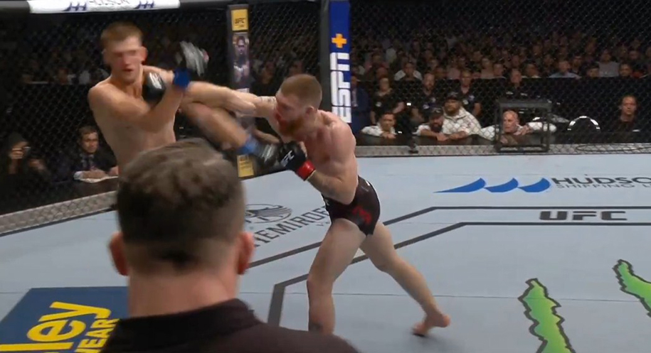 UFC Auckland: Dan The Hangman Hooker thắng sát nút Rồng Ireland Paul Felder UFC Auckland: Dan The Hangman Hooker thắng sát nút Rồng Ireland Paul Felder