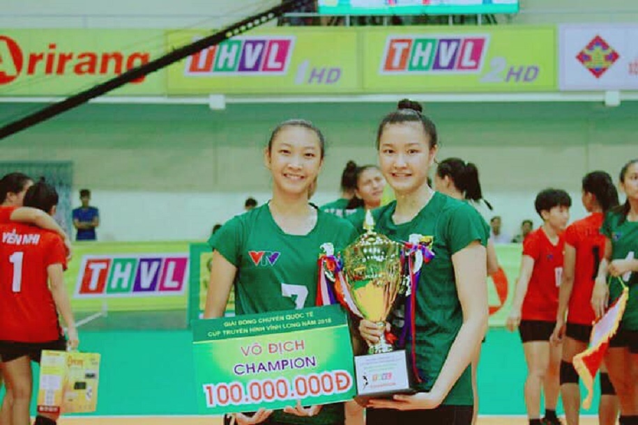 Cặp chị em không chỉ chơi bóng chuyền tuyệt hay mà còn vô cùng xinh đẹp