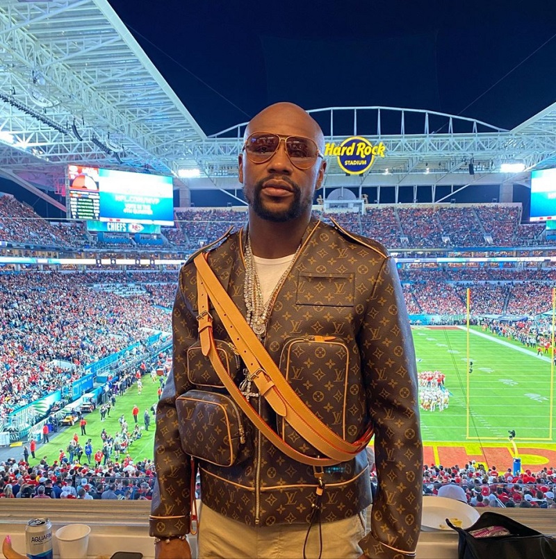 Floyd Mayweather gặp Chí Phèo ăn vạ tại Miami