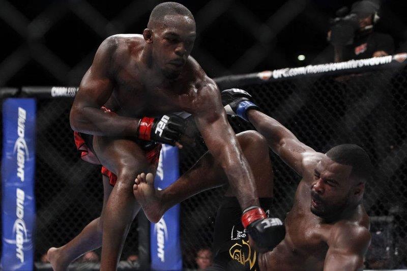 Cừu thù của Jon Jones bày mưu giúp Dominic Reyes chiến thắng tại UFC 247