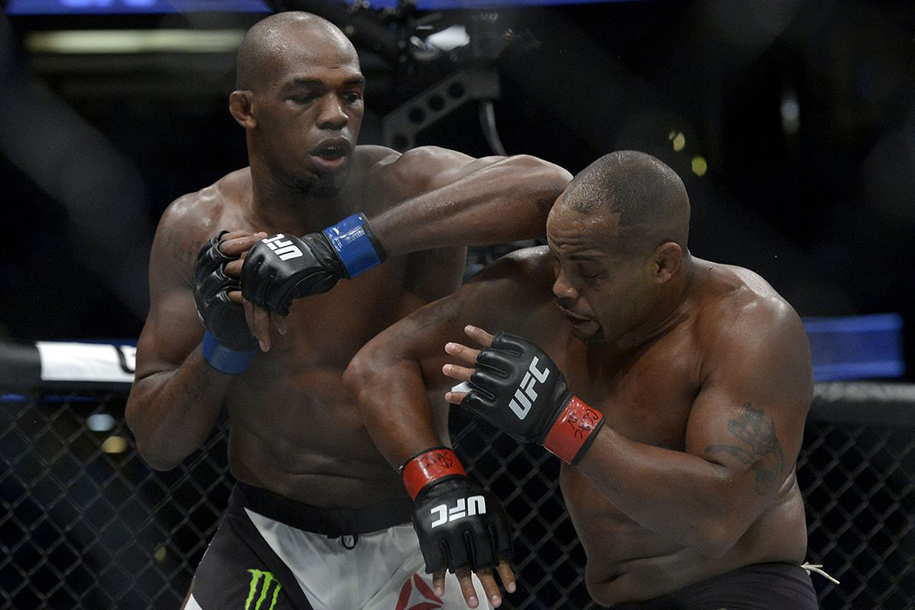 Jon Jones thừa nhận xem Daniel Cormier là động lực cho tương lai