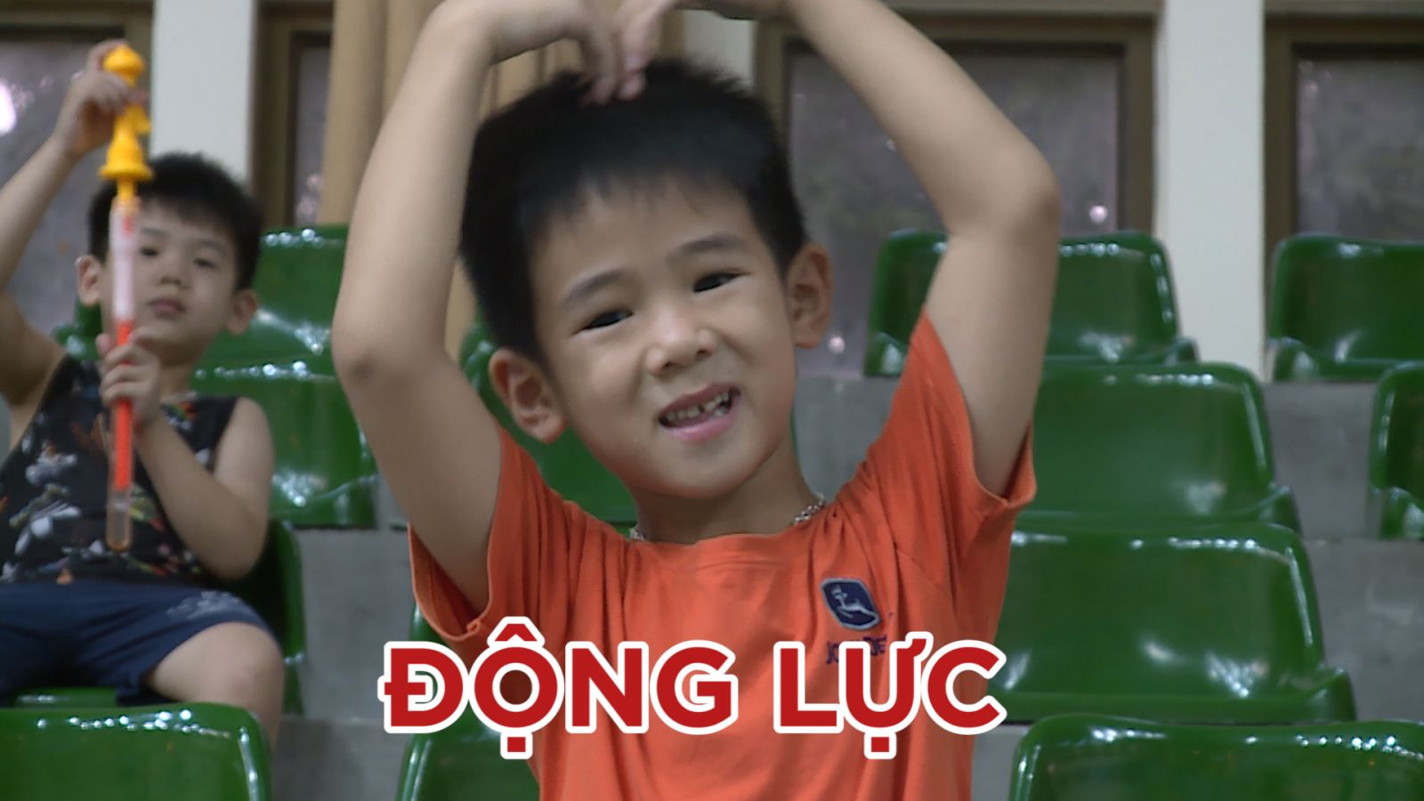 Bùi Thị Huệ và sự cổ động của khán giả đặc biệt trên khán đài trống