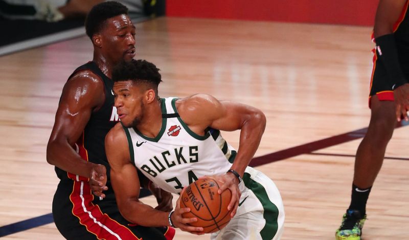 Lật kèo 23 điểm, Milwaukee Bucks chắc ngôi đầu miền Đông