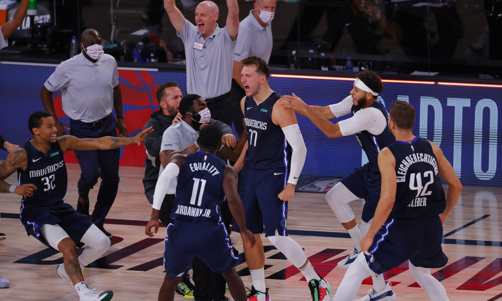 Luka Doncic phù phép, Mavericks cân bằng tổng tỉ số sau hiêp phụ