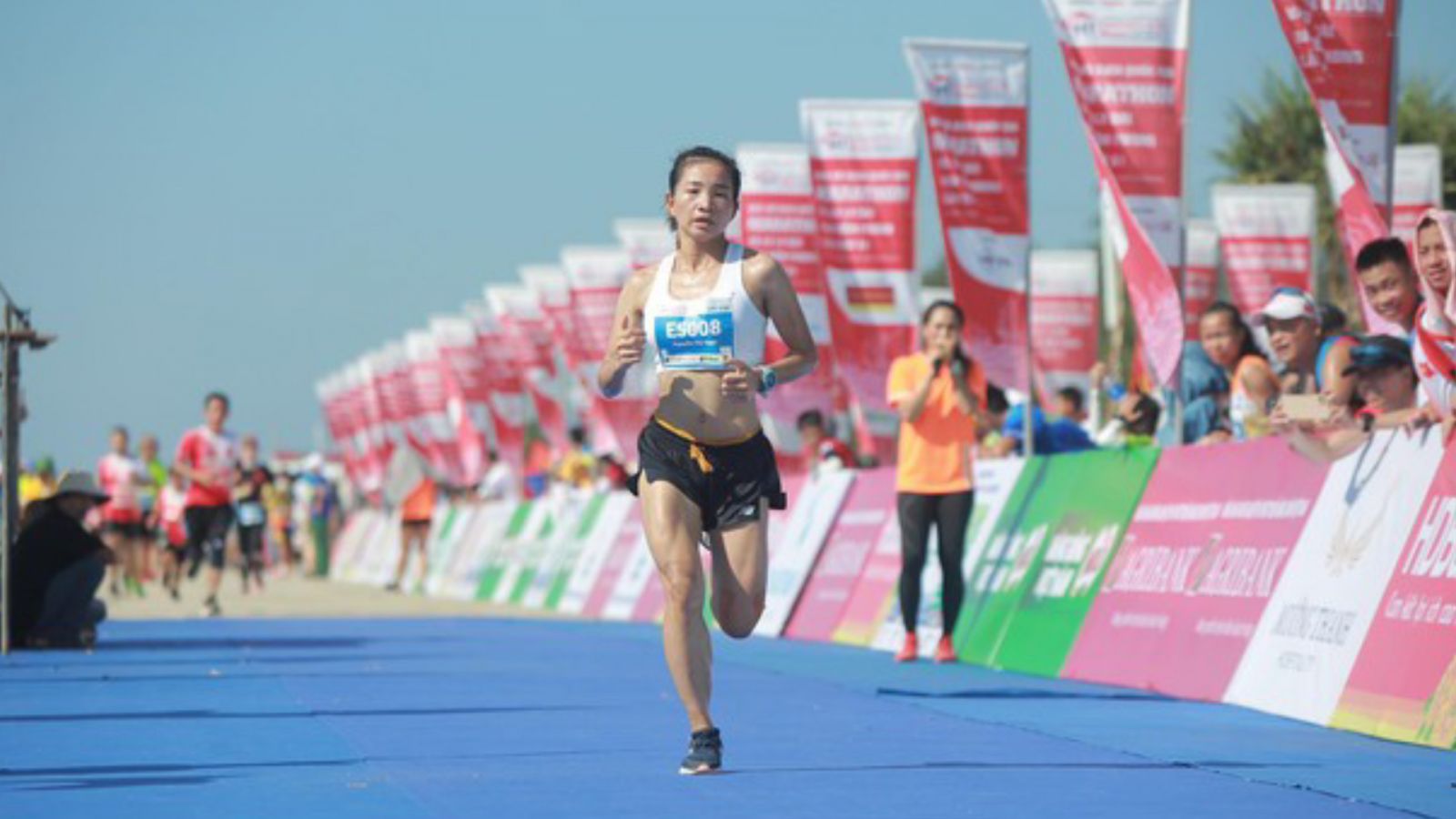 Nguyễn Thị Oanh lần thứ 4 vô địch Tiền Phong Marathon 2020