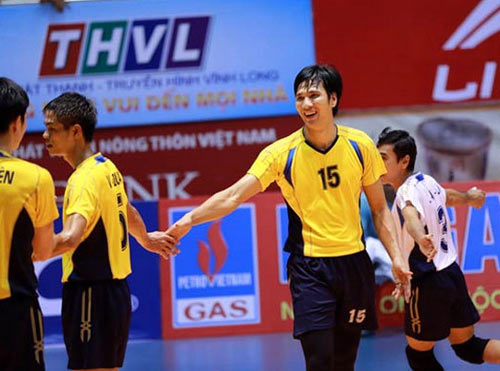 Không chỉ là một tượng đài, HLV Nguyễn Hữu Hà còn là ”Vua” của các giải bóng chuyền phủi