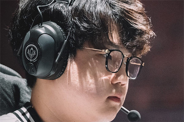 Huni sẽ thi đấu cho Evil Geniuses Academy ở giải mùa hè