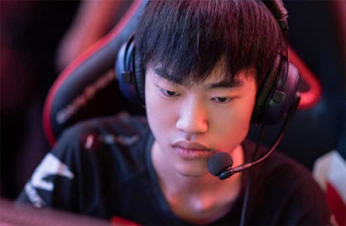 Knight chỉ là Top 4 Mid tại CKTG 2020 theo truyền thông Hàn
