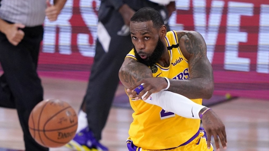 Ném phạt như mưa trong hiệp hai, Lakers áp đảo Nuggets ở game 1