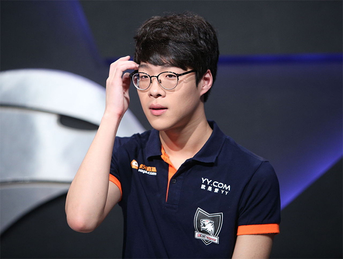 Tin chuyển nhượng LMHT 27/5: Smeb sẽ đầu quân cho eStar?