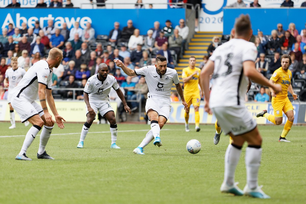 Kết quả Swansea City vs Birmingham City (3-0): Thiên nga đen áp sát ngôi đầu Kết quả Swansea City vs Birmingham City (3-0): Thiên nga đen áp sát ngôi đầu