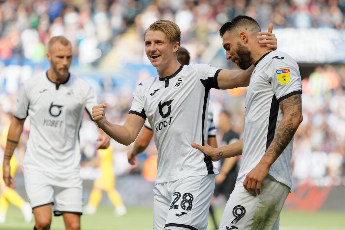 Kết quả Swansea City vs Birmingham City (3-0): Thiên nga đen áp sát ngôi đầu Kết quả Swansea City vs Birmingham City (3-0): Thiên nga đen áp sát ngôi đầu