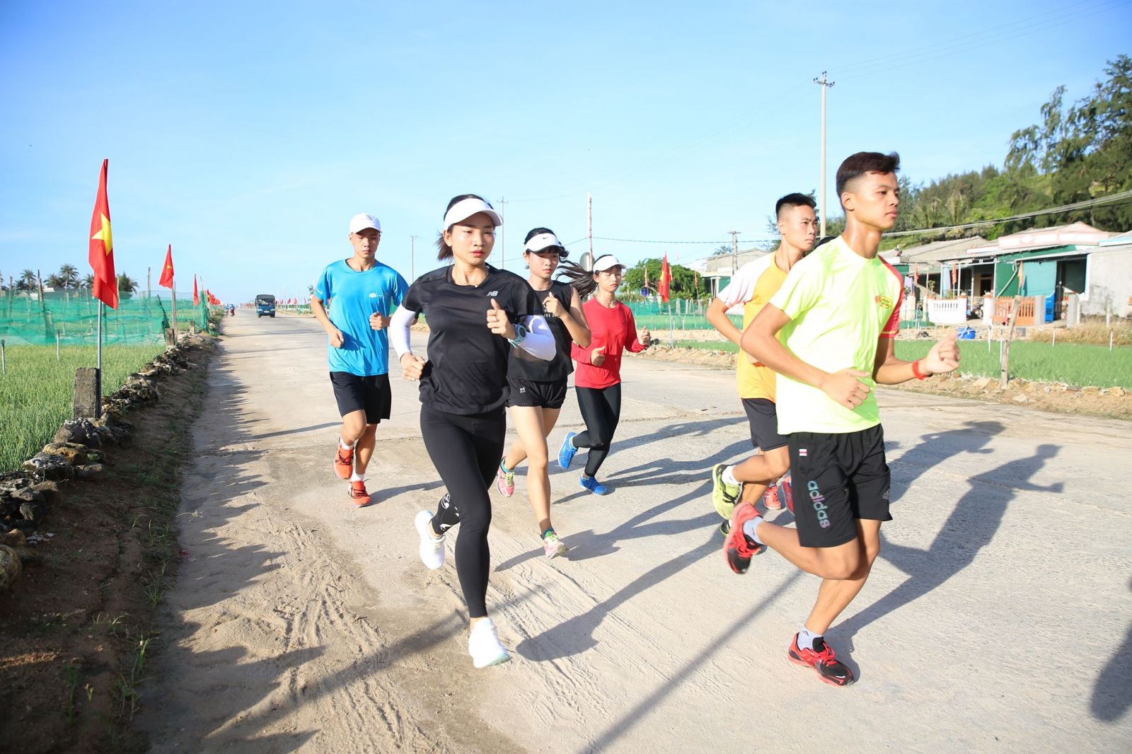 Lời khuyên của nhà VĐ SEA Games Nguyễn Thị Oanh với các runners tại Lý Sơn