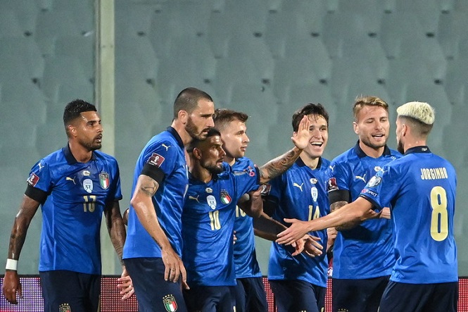5 nhà vô địch EURO 2021 trong danh sách đề cử Quả bóng vàng 5 nhà vô địch EURO 2021 trong danh sách đề cử Quả bóng vàng