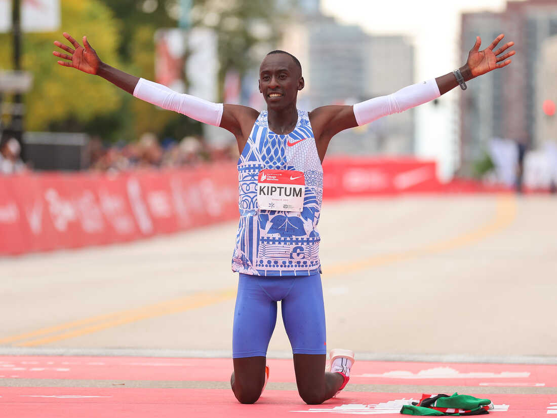 Chính thức công nhận kỷ lục thế giới chạy marathon của Kelvin Kiptum Chính thức công nhận kỷ lục thế giới chạy marathon của Kelvin Kiptum