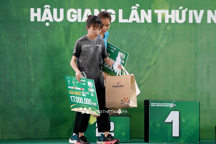 “Ớt tiêu” Lê Thị Tuyết phá sâu kỷ lục giải Vietcombank Mekong Delta Marathon 2023