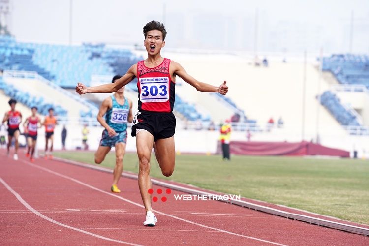 Ch&agrave;ng trai H&agrave; Tĩnh đả bại cặp tuyển thủ v&ocirc; địch SEA Games, kỷ lục gia chạy 3000m chướng ngại vật