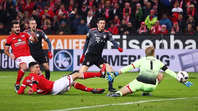 Lewandowski sắp đuổi kịp kỷ lục ghi bàn mọi thời đại ở Bundesliga