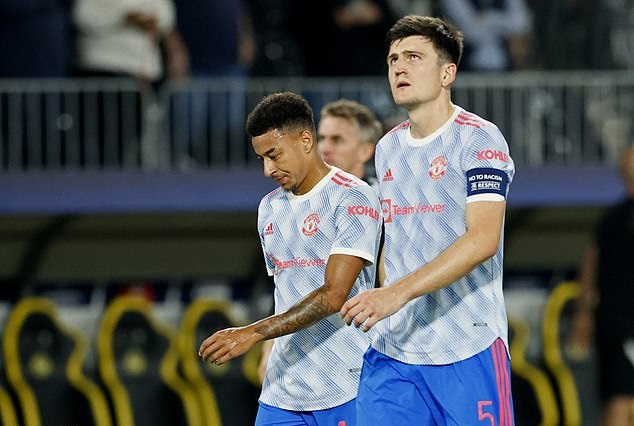 Cựu sao MU chỉ tr&iacute;ch Lingard với sai lầm tai hại trong trận thua sốc