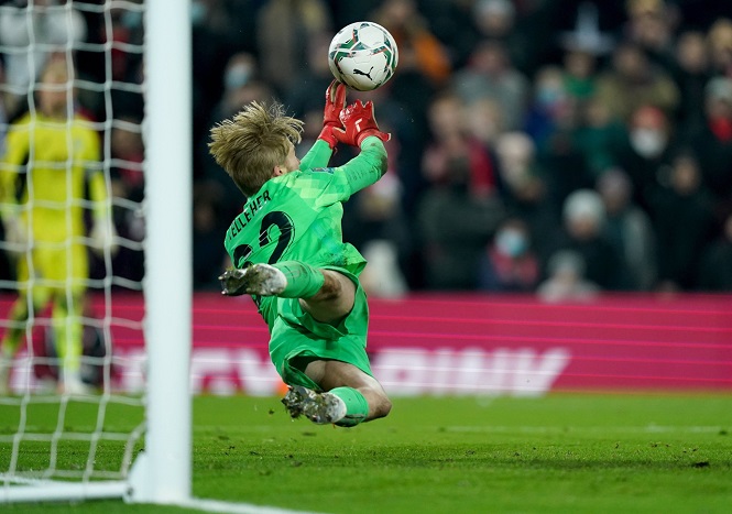 Thủ môn Liverpool tạo dấu mốc đặc biệt ở loạt đá luân lưu 11m