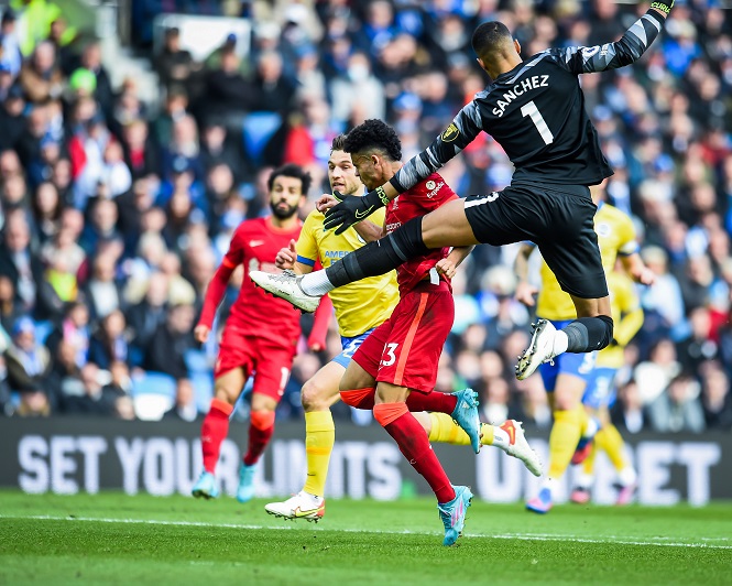 Matip trải qua 2 ng&agrave;y kỳ diệu với Liverpool ở Ngoại hạng Anh