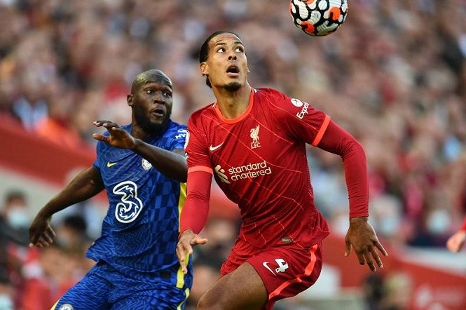 Lukaku chạm bóng ít hơn cả 2 thủ môn của Chelsea và Liverpool
