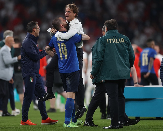 HLV Mancini nghẹn ngào sau khi Italia vô địch EURO 2021 HLV Mancini nghẹn ngào sau khi Italia vô địch EURO 2021