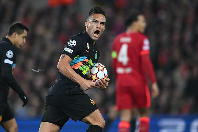 Liverpool thua sân nhà ở Champions League lần đầu tiên sau 16 tháng