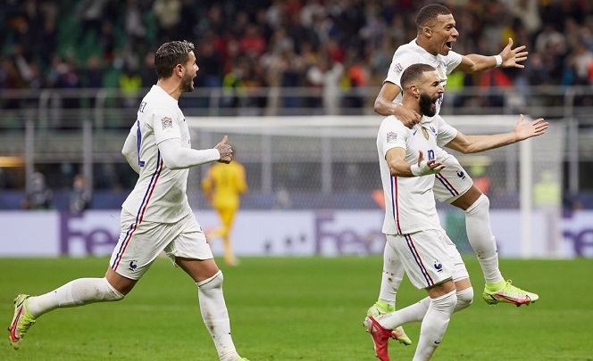 Tại sao Mbappe không việt vị khi ghi bàn quyết định cho Pháp? Tại sao Mbappe không việt vị khi ghi bàn quyết định cho Pháp?