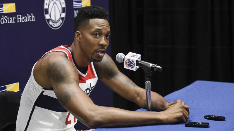Dwight Howard đau cơ mông, Wizards lo sốt vó