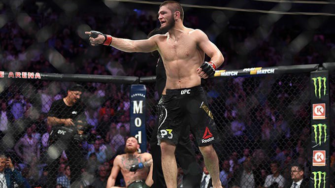 Khabib: Max Holloway muốn superfight? Chứng minh mình ở Lightweight UFC đi đã!