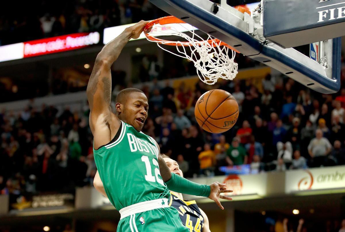Trận đấu xúc động sau 23 năm ngồi tù của cha Terry Rozier - Ảnh 1. Trận đấu xúc động sau 23 năm ngồi tù của cha Terry Rozier - Ảnh 1.