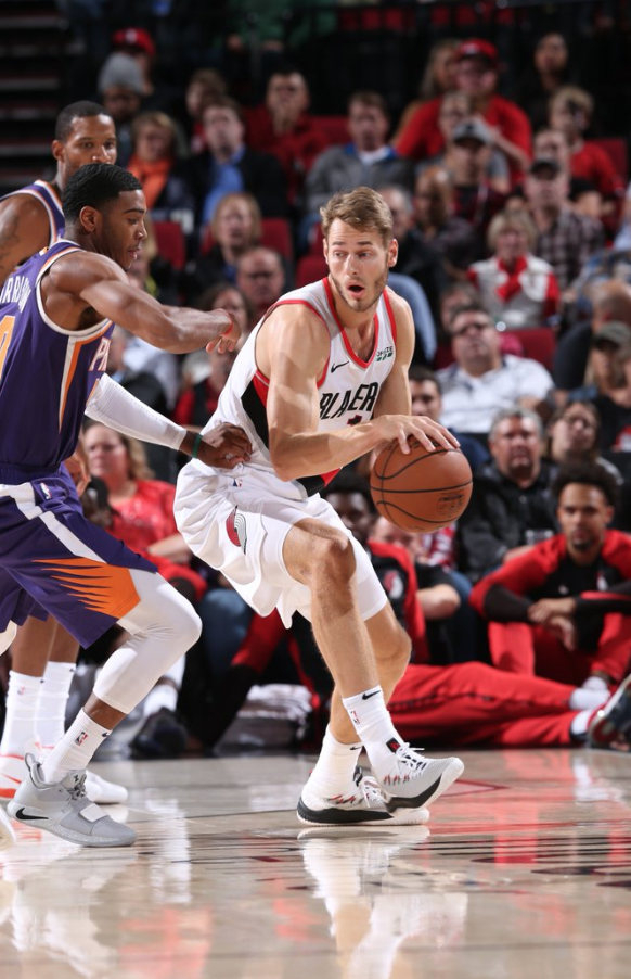 Preseason là thời điểm để những cầu thủ vô danh lấy chỗ đứng trong đội hình chính và Jake Layman là một ví dụ - Ảnh 1. Preseason là thời điểm để những cầu thủ vô danh lấy chỗ đứng trong đội hình chính và Jake Layman là một ví dụ - Ảnh 1.