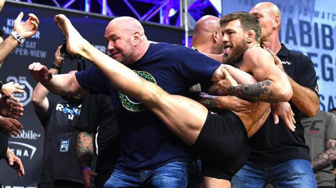 Cựu vương Luke Rockhold cho rằng Conor McGregor không xứng tái đấu với Khabib