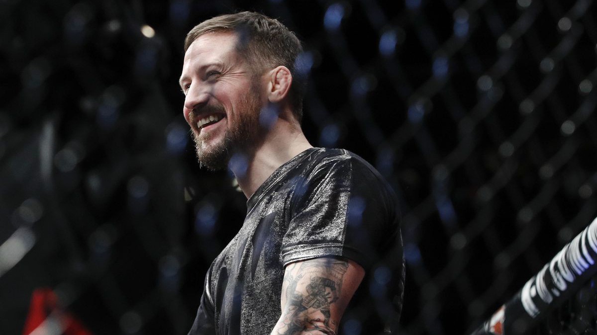 Lôi chuyện tôn giáo lên mạng, John Kavanagh nhận chỉ trích của đội Khabib