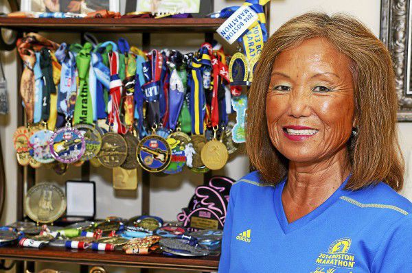 Kỳ tích của runner 70 tuổi chinh phục đường chạy Chicago Marathon - Ảnh 5. Kỳ tích của runner 70 tuổi chinh phục đường chạy Chicago Marathon - Ảnh 5.