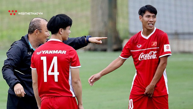 HLV Park Hang Seo gọi nhiều cựu binh ở hàng công, Công Phượng sẽ lại "khó thở"