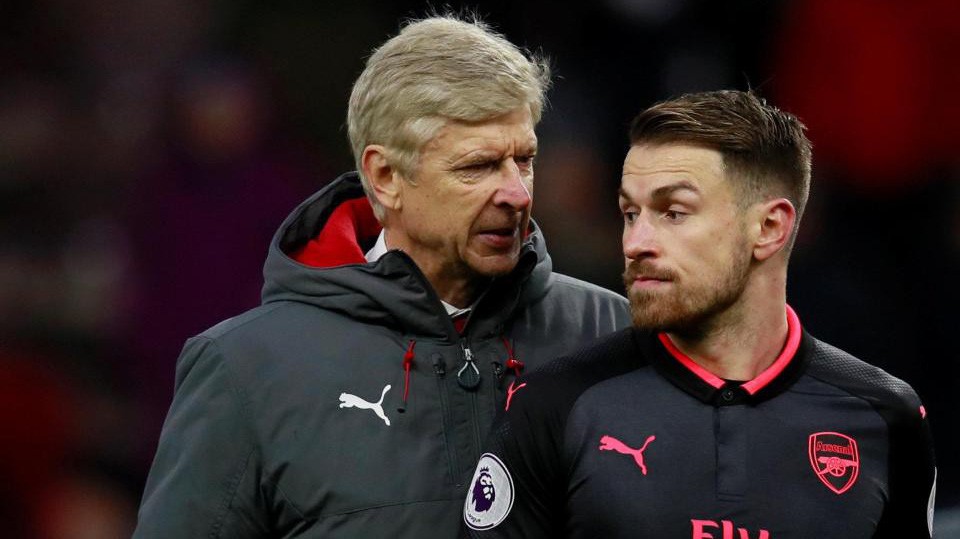 Arsene Wenger bức xúc vì Arsenal để Ramsey “nắm đằng chuôi”