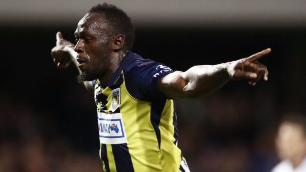 Chưa kịp vui với cú đúp đầu tiên của sự nghiệp bóng đá, Usain Bolt bức xúc vì phải đi xét nghiệm doping